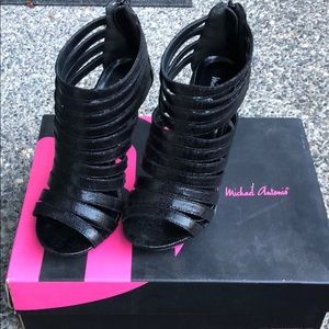 Michael Antonio heels